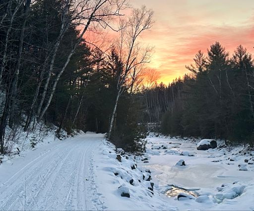 This chalky Gauge snow is still just some of the slowest that I can remember. 🥵 That all changes tomorrow. 🌧️