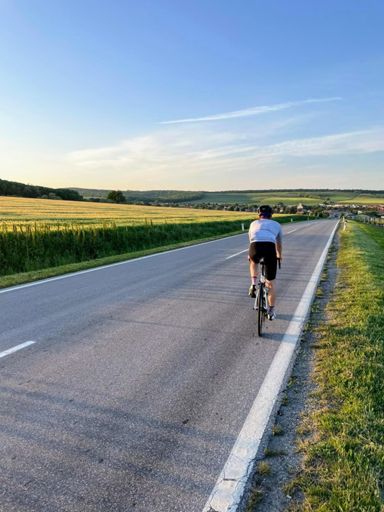 Freska neznameho cloveka na zvlastnom pristroji