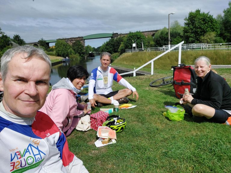 This photo should be the other way round. Lunch picnic at Hunts Lock on River Weaver.
