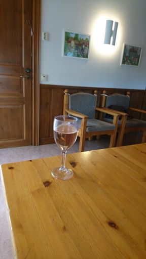 Fick ett glas rosevin av ett glatt sällskap för ett bra genomfört lopp. 😁