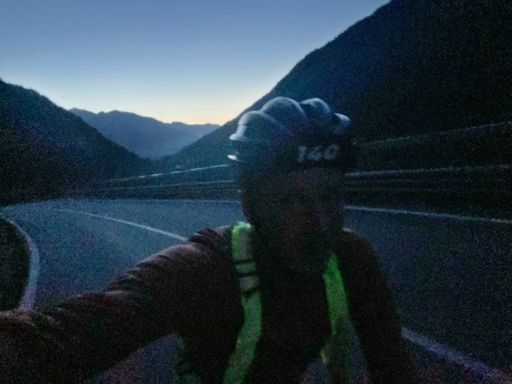 Zon op zien komen op de Col de Montgenèvre