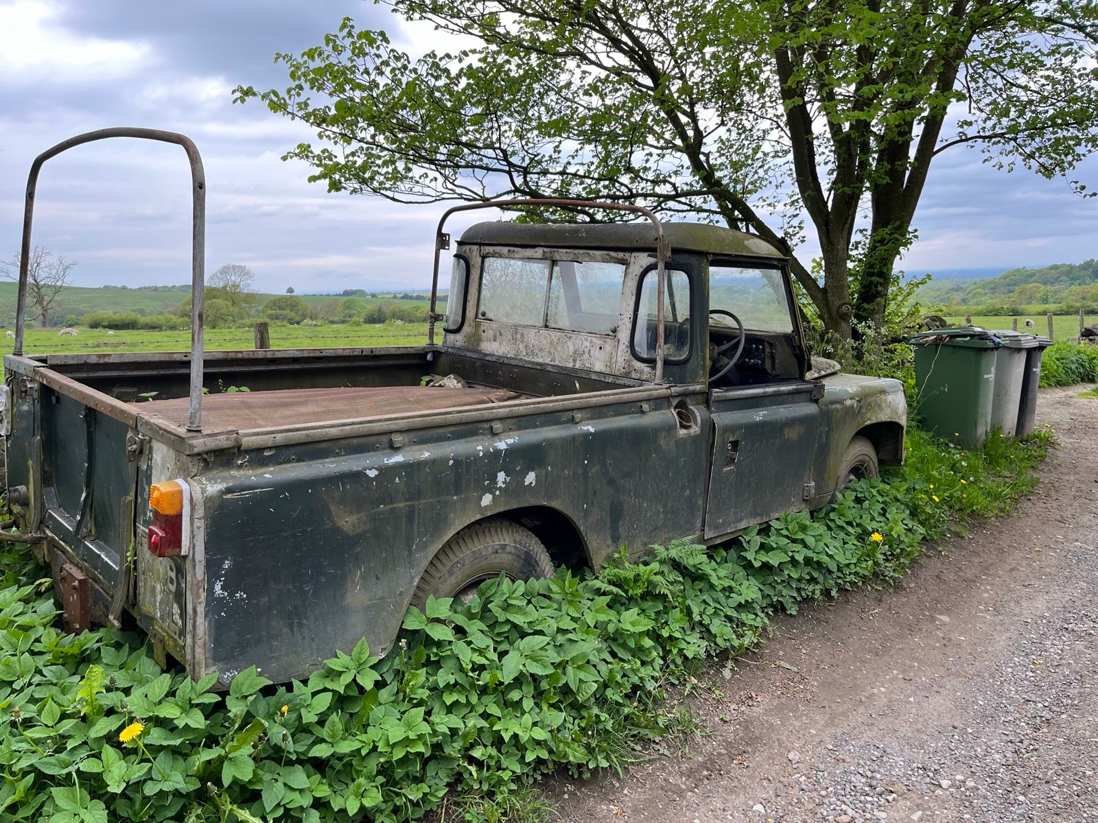 LWB Landrover pickup