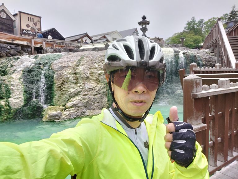 湯畑の反対側でも一枚。