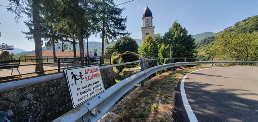 Paesino dopo scollino salita di Ottone, poco prima di Vicosoprano