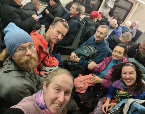 В электричке из Москвы ехали с "отщепенской" подгруппой бегунов группы Дмитриева.