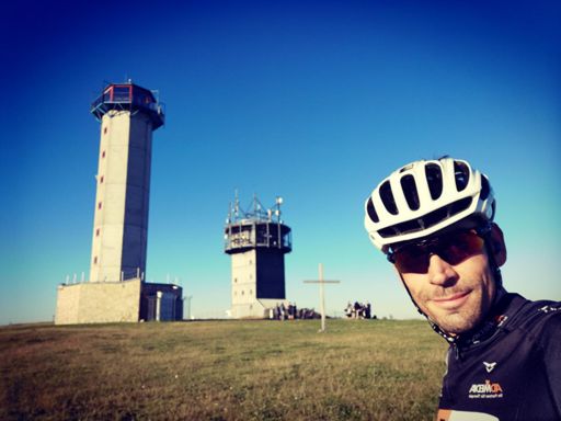 Oben auf dem Turm hat man die 1000hm über Meeresspiegel erreicht.