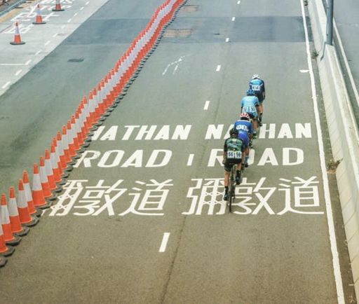 #tbt🔙 to 🇭🇰. Looking for the front of the race 😂. Last RR of the year for @bikechannelcanyon ✅. Seeing old friends, fun times. 
.
.
#bridge #takemeback #hongkong #seasondone✔️#warmmind #asiatour