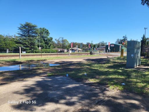 Busy Buxton Railway crossing  at peak hour