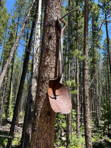 The broken spade!