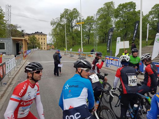 Anders Adamson med lite uppsnack innan start