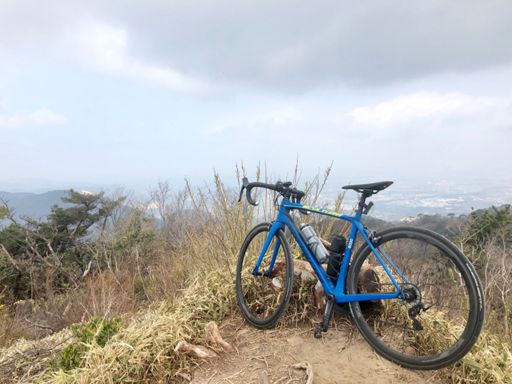 六甲山最高峰 途中までしか自転車で登れない。意外と殺風景(夜はいいかも)