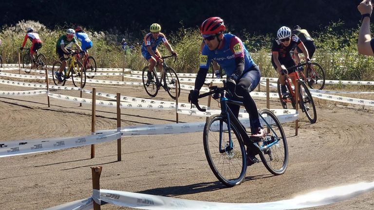 疾走中のn瀬さん、カッコイイですね～　
いつも思いますがこのジャージ、見つけ易くて👍