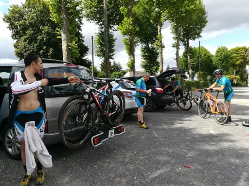 Seb en mode récup tranquille🏖🏖
Ça grimpe Bellême, mince 🏔🏔🏔