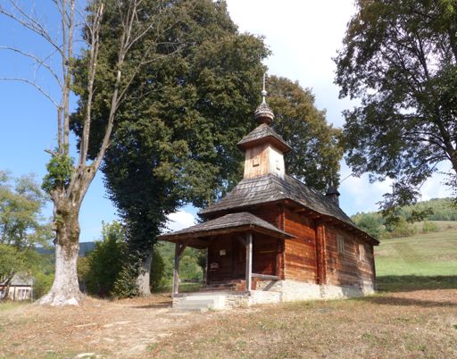 První z dřevěných kostelíků - v osadě Jalová