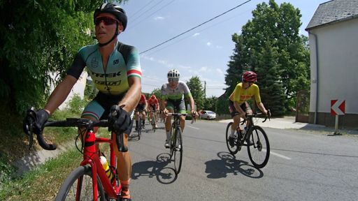 Így aztán van ilyen fotóm is, Parti András és Balogh András is mögöttem az emelkedőn.  :)