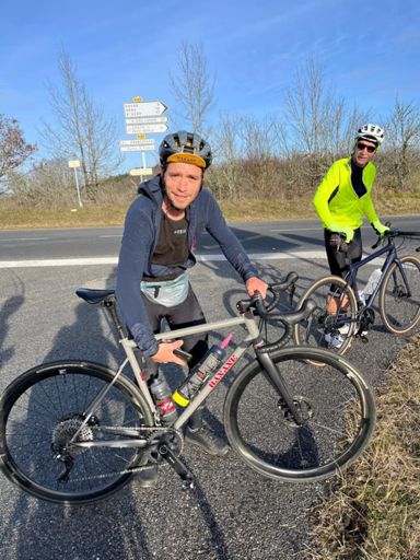 Une bonbonne de Peroxyde d'N trouvé sur la route 😖