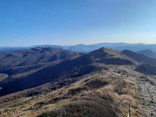 pohlad z Halicza na Rozsypaniec . na lavo  Kinczyk Bukowski , dalej vzadu Osta Hora ,Rivna ,Pikuj a Borzava.