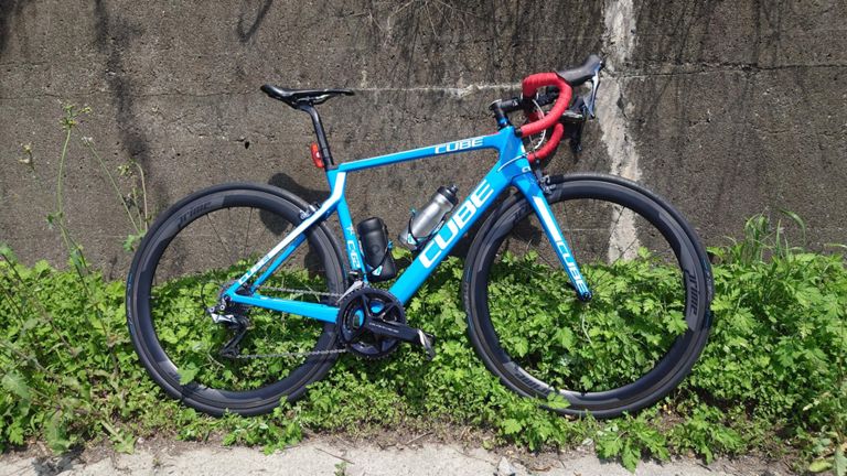 と、パンク修理していたら見覚えのある自転車が下って行って、登り返してきたところでお声がけしてみたら、これまた初めましてのnakamuraさん!! まず見かけないフレームなので躊躇することなくお声がけできました😀 またどこかで見かけたらよろしくお願いします。