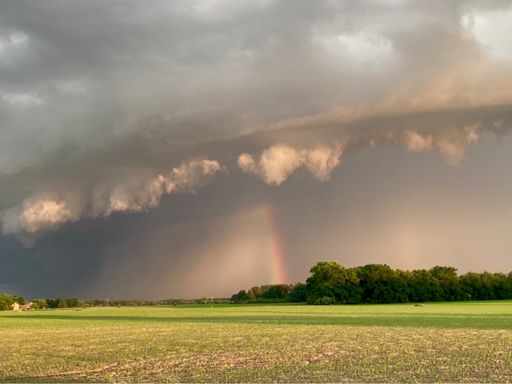 Duha někde nad Kutnou Horou. Nebezpečně blízko...