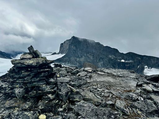 Utsikt från Bakarste mot Skardstinden