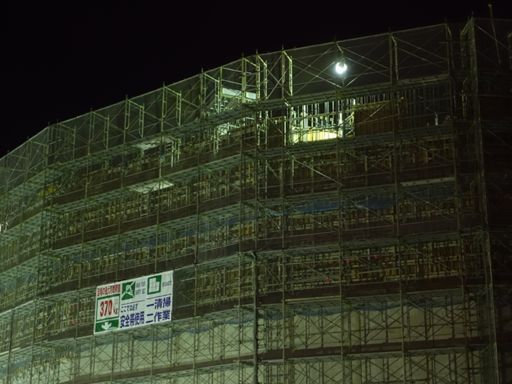 建設中の神戸ポートミュージアムのアップ