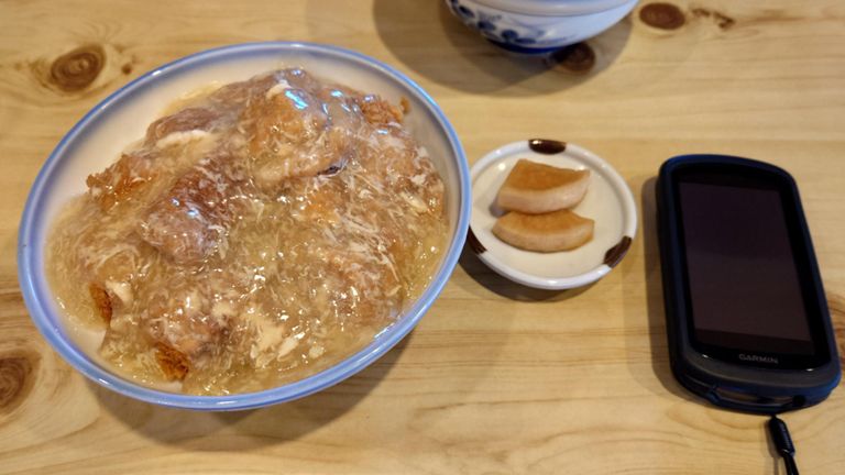 お目当てのとろ～りカツ丼♪ 個人的には加登屋さんより角屋さんの味付けの方が好きです。
