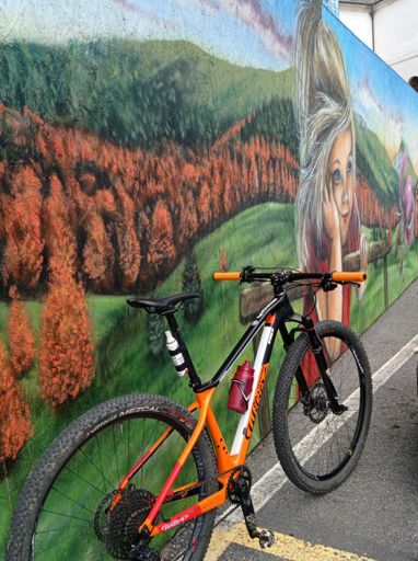 Le due opere d'arte più belle presenti a Tambre in una sola foto