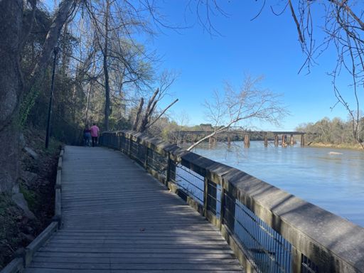 Wow, this was an epic bike path ... beautiful Sunday afternoon so it was jam packed with people but I wasn't in a hurry and took it real slow taking pics.