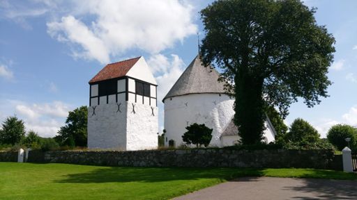 Nylars round church fortress and church in one building