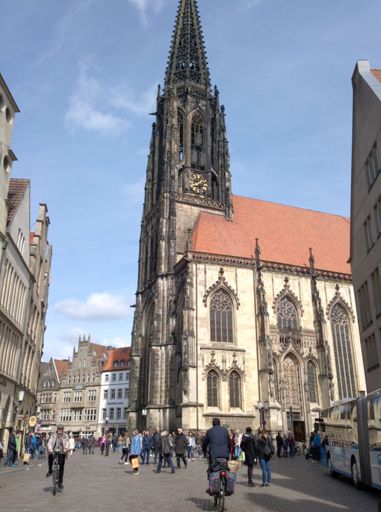 'Gute Stube' rappelvoll, die Busse so: 'Ding-Ding-Ding dingdingdingding...'