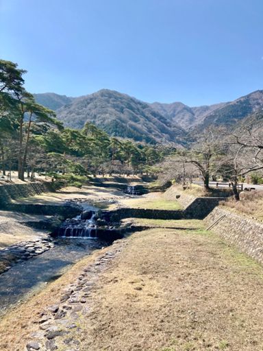 Yoro mountain, the water runs from the waterfall