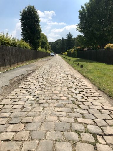 ◻️◼️Secteur pavé de Loutteville : 900 m. ➡️