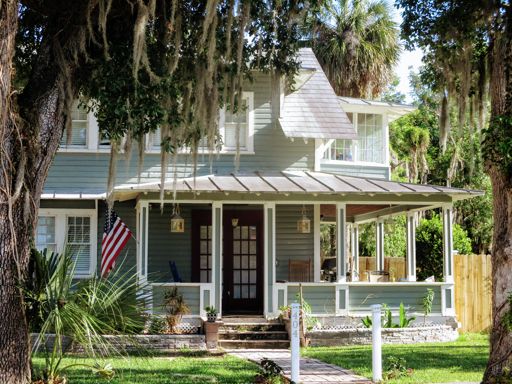 There are some early homes in Lady Lake that have been beautifully restored.