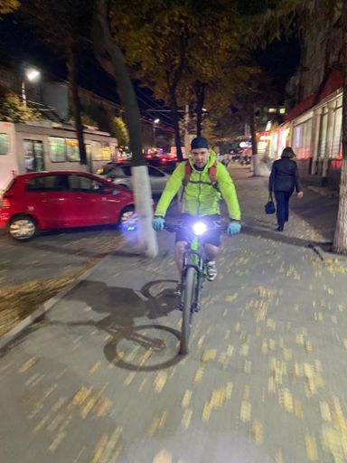 Волосы назад!