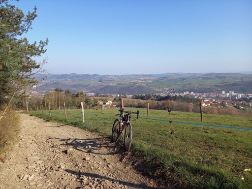 Dans la montée de la Pierre Percée