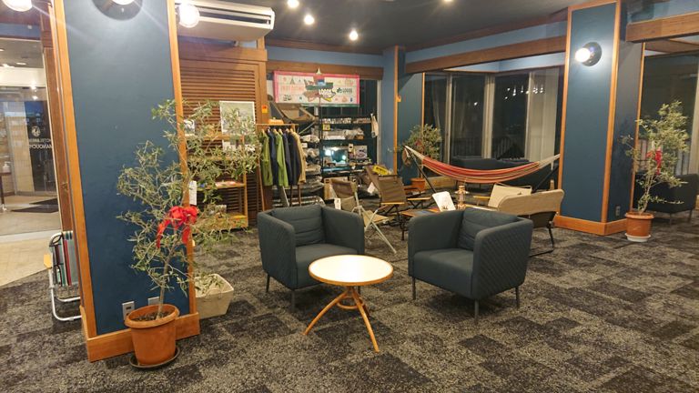 チェアやテーブル類、ハンモックなど試せる。
ハンモック、いいなぁ...