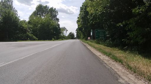 Itt jöttem rá, hogy a régi Móri Karika innen balról kanyarodott a cél felé.