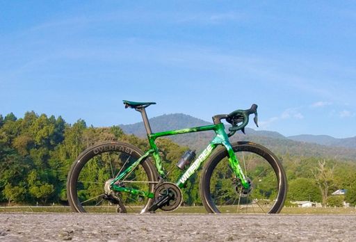 Winspace SLC5, Dura Ace, OverFast 50mm 1016gr, Berk Lupina Short 143, Contie Archetype 30mm, Quick Zephyr SSL Intergrated Bar,  🚲💚🖤🤍🪶👌