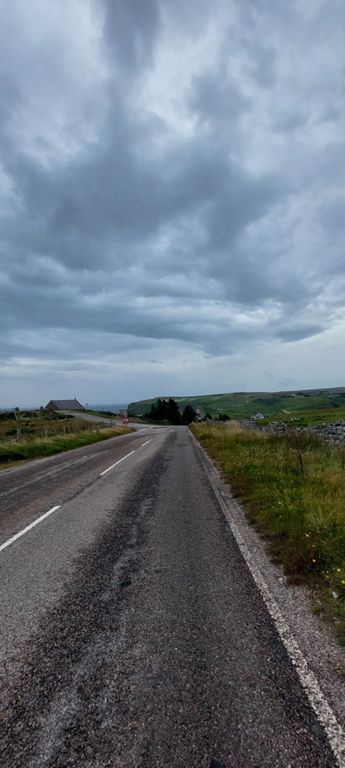 Wahoo graded the hill out of Strathy as red (very steep) and yellow (steep) rather than gentle green. Lorraine and I feel that we would have walked that in Devon and Cornwall and now cycle them, as we did this one.