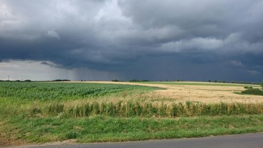 Col du Haut Salin,  orage à droite Vittel !