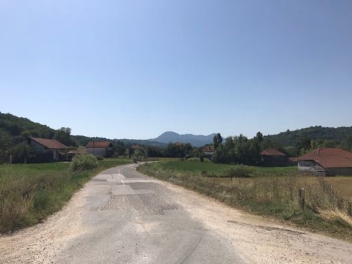 Je pense que c’était pour les montagnes derrière