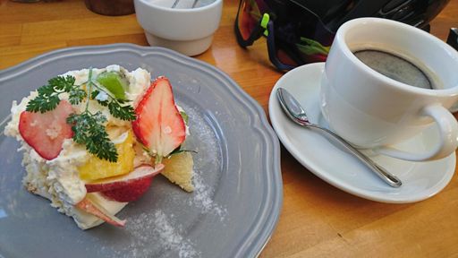 季節のケーキ『苺とオレンジとりんご』