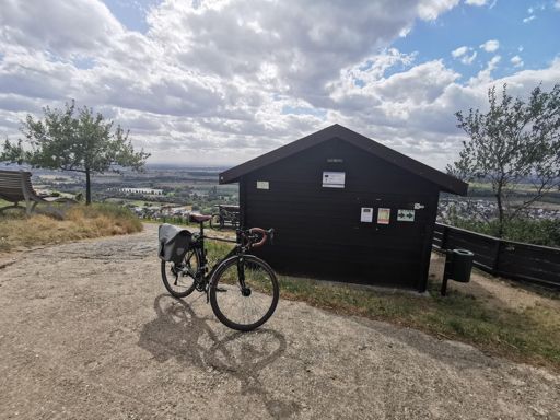 Feierabig! Arbeitsgerät mit Satteltasch.