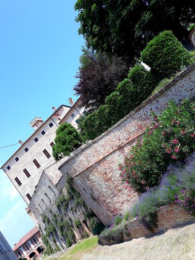 Camerano Casasco, in primavera.