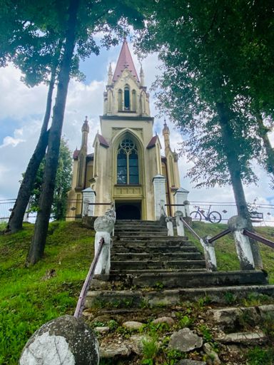 Šešuolėlių Švč. Mergelės Marijos visų malonių tarpininkės bažnyčia, 4302 5, 19235 Šešuolėliai II