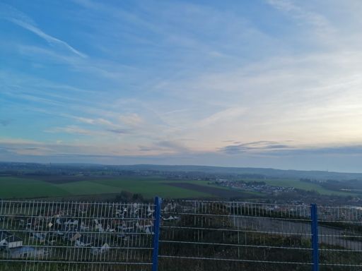 "Et mi j'vos tout cha d'tout in haut de ch'terril" ....Edmond Tanière