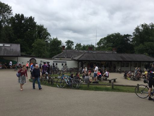 Passed through without stopping - very quiet up there