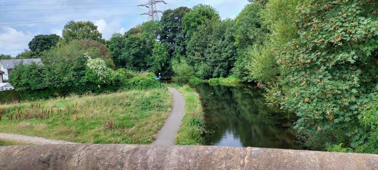 Lancaster Canal to our left /  north west
