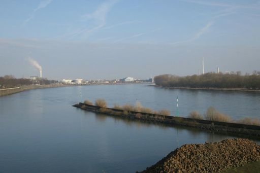 Rheinabwärts von der Niehler Hafenbrücke