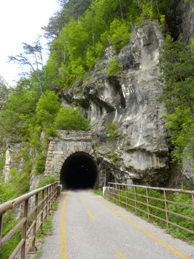 sem tam bylo potřeba zastavit i tak